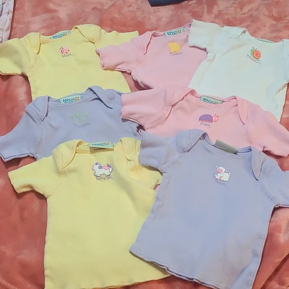 Baby Shirts With One Bib. - Picture 1 of 10